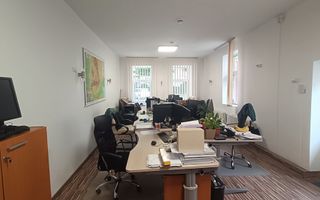 Spatiu de birou la casa cu parcari - Poză 5
