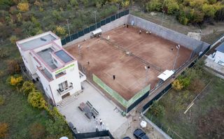 Baza de tenis si constructie moderna - Poză 22