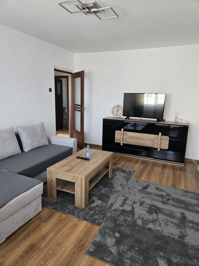 Închiriez apartament 2 camere zona- Metrou Eroii Revoluției - Poză 1