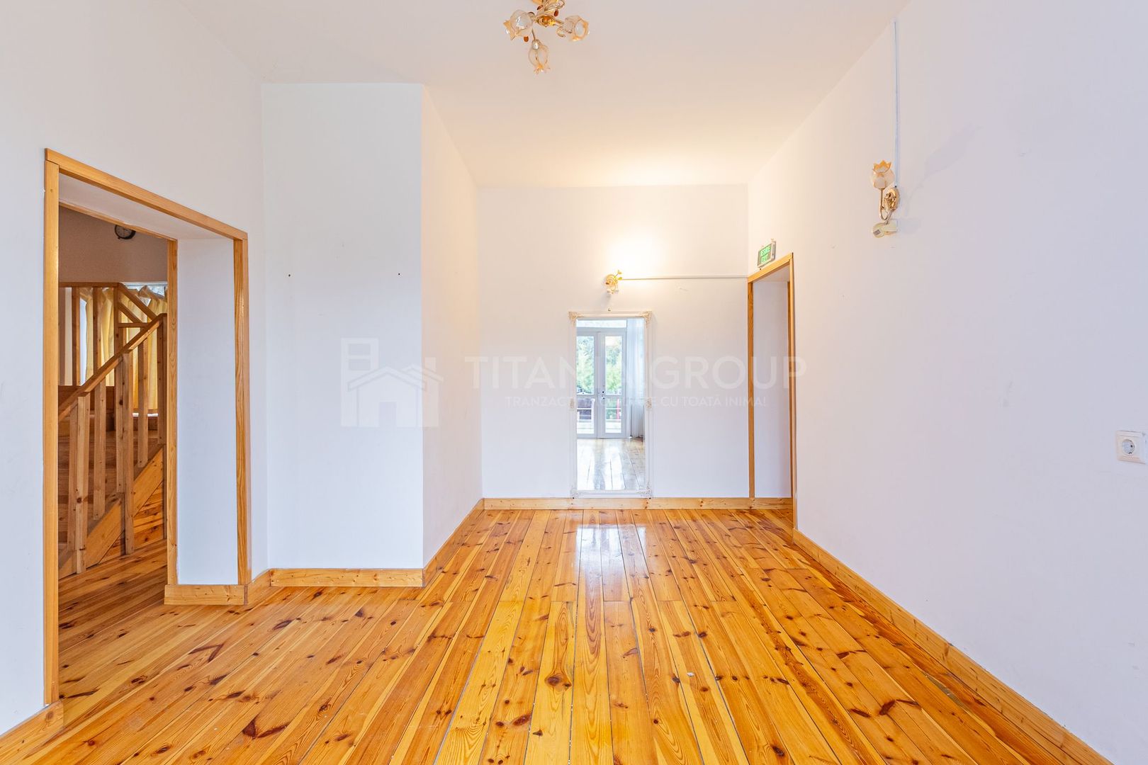 Vila in Poiana Brasov cu teren generos 1600mp, 2 corpuri, comision 0 - Poză 24