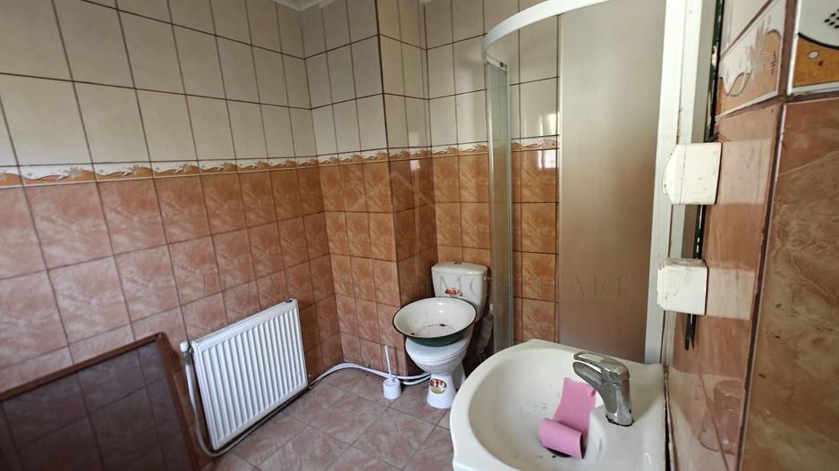 Casa si teren de vanzare Comanesti - Poză 10