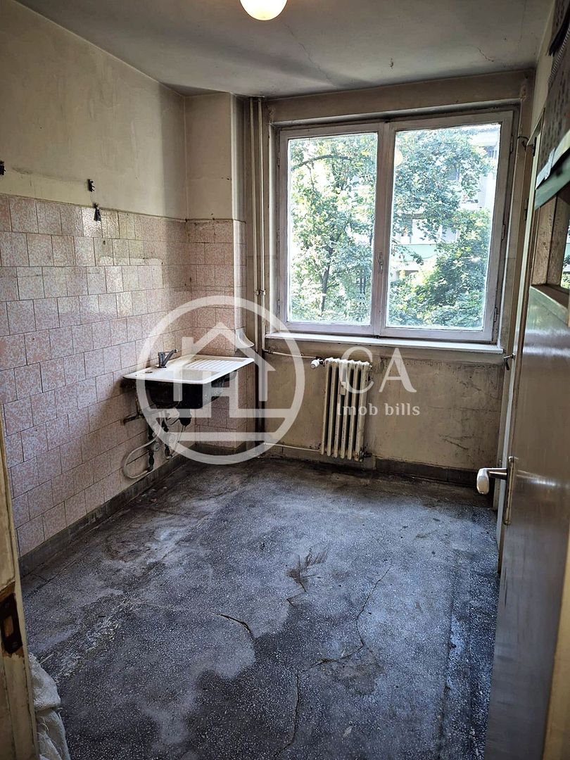 Apartament cu 4 camere de vânzare în zona Cantemir, Oradea - Poză 4