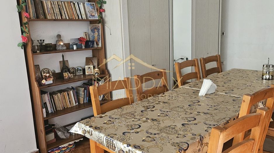 Pensiune 10 camere cu restaurant // Moieciu de Jos - Poză 15