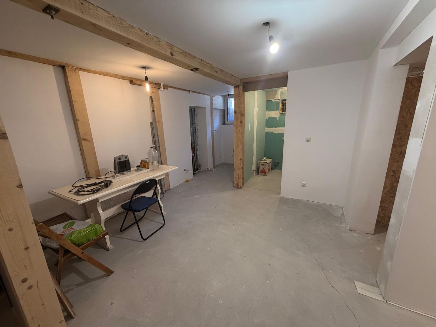 Casă de vanzare 6 camere 220 m² utili cu 376 M² teren la șosea - Poză 21