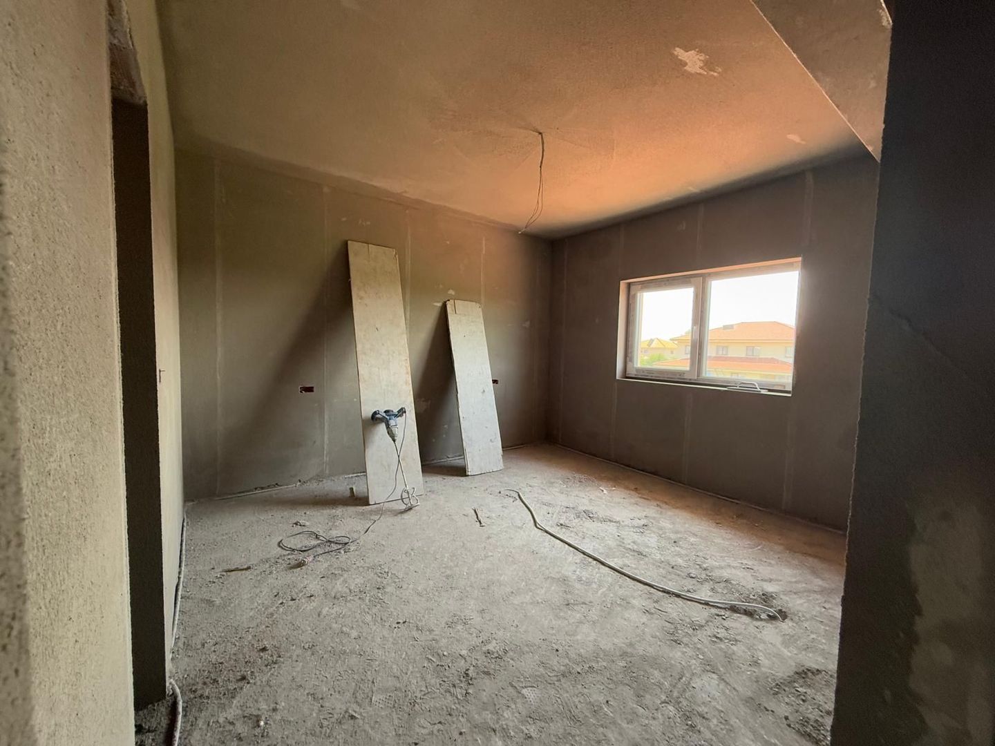 Casa individuala cu teren generos - Dumbravita - Poză 4