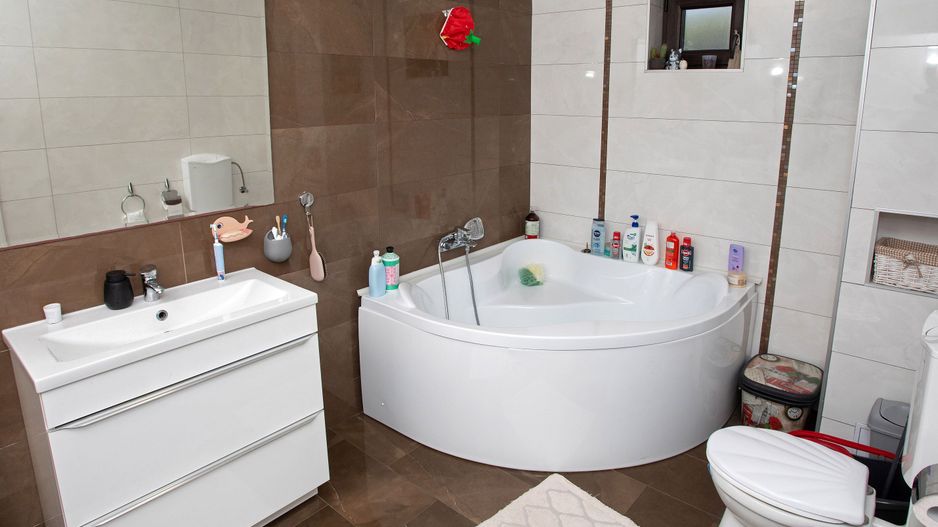 Vilă P+M, Clujului, 190 mp, teren 520 mp, singur în curte. 230 000 E - Poză 41