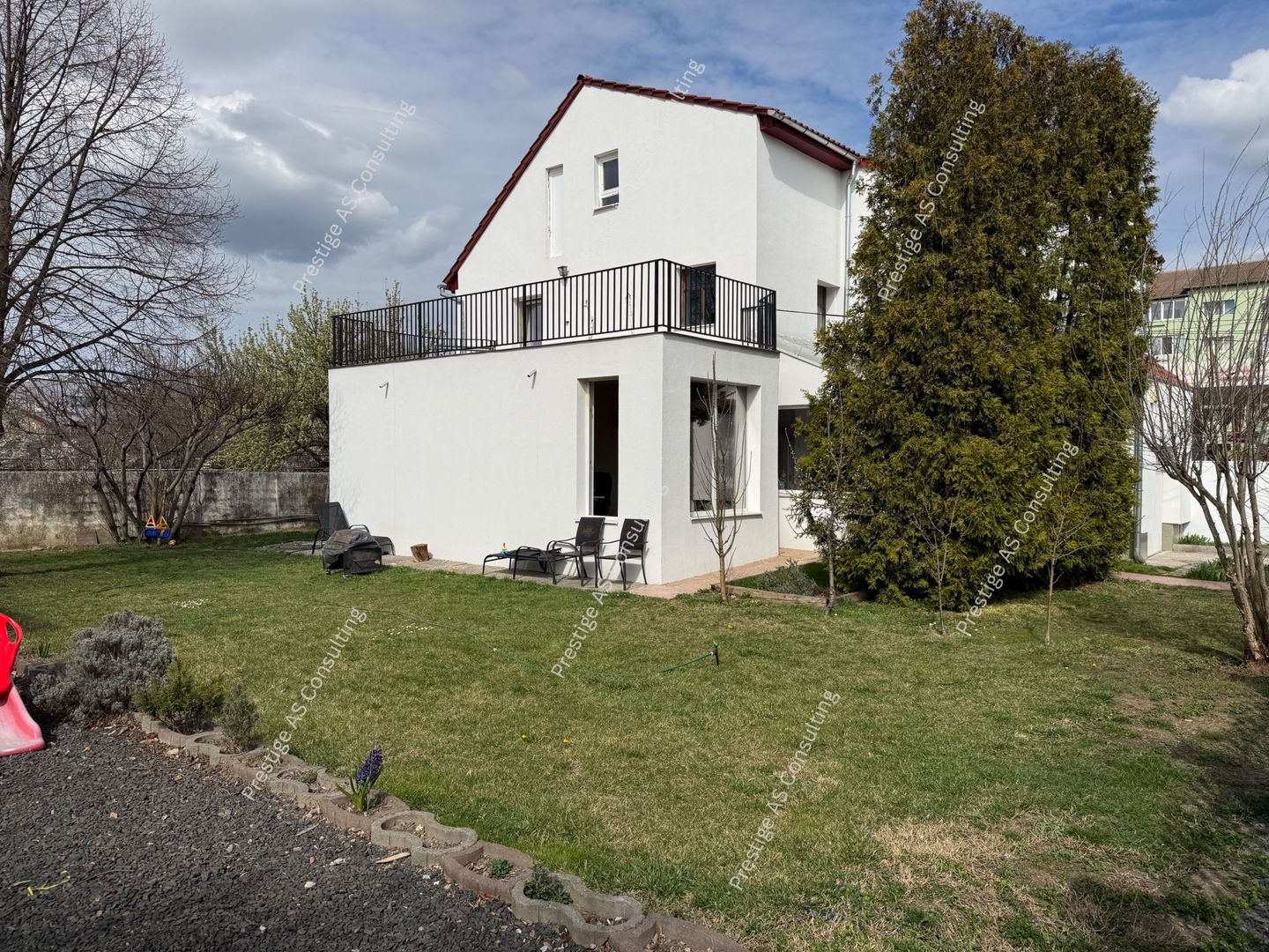 Vila individuala renovata complet | 6 camere | 500 mp teren | Str Jean Monnet - Poză 32