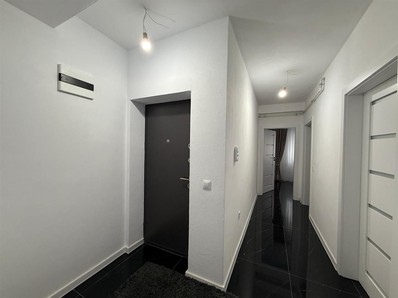 Apartament de vânzare 2 camere decomandate, mobilat și utilat - Poză 7