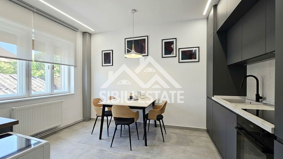 Casa Sibiu central 5 camere, 4 bai - Poză 7