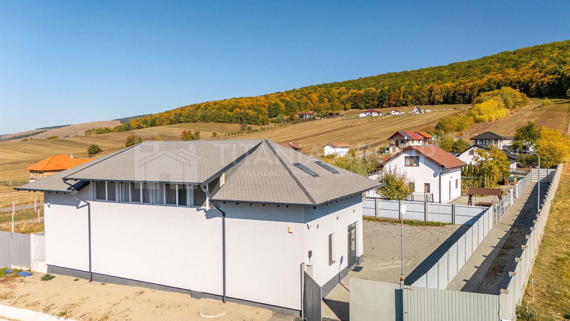 Vila 5 dormitoare | Pensiune | Proprietate versatilă în Marcus, Brașov - Poză 25