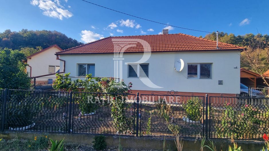 Casă renovata cu teren generos | Anexe | Gurasada | Hunedoara - Poză 1