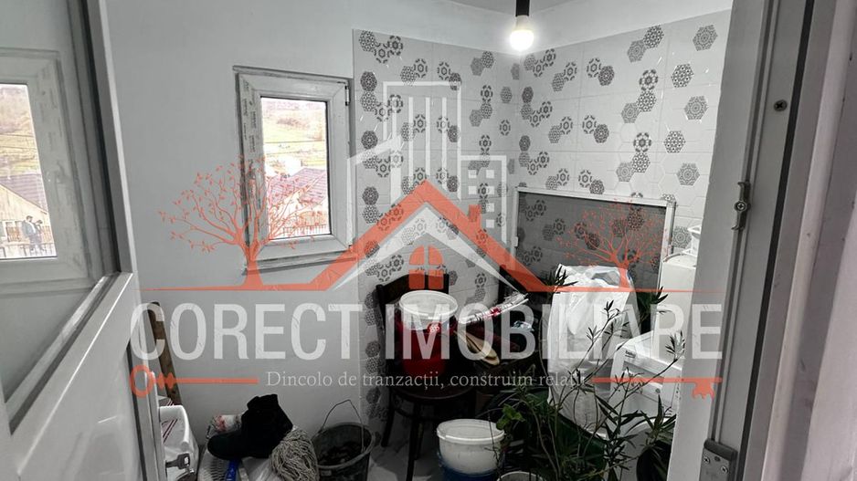 Casa de vanzare - Jelna - - Poză 10