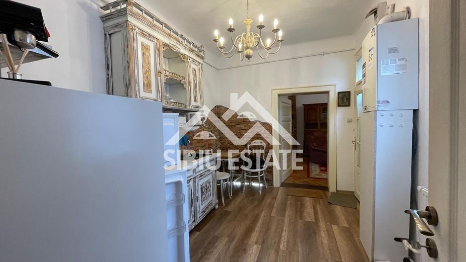 Apartament de vanzare cu 2 camere Zona- Centrul Istoric - Poză 4