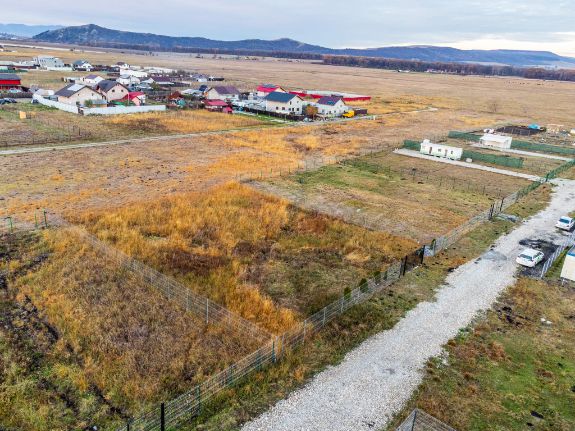 FILM ! In apreciabila peisagistica, 1.000 mp teren intravilan - Poză 9