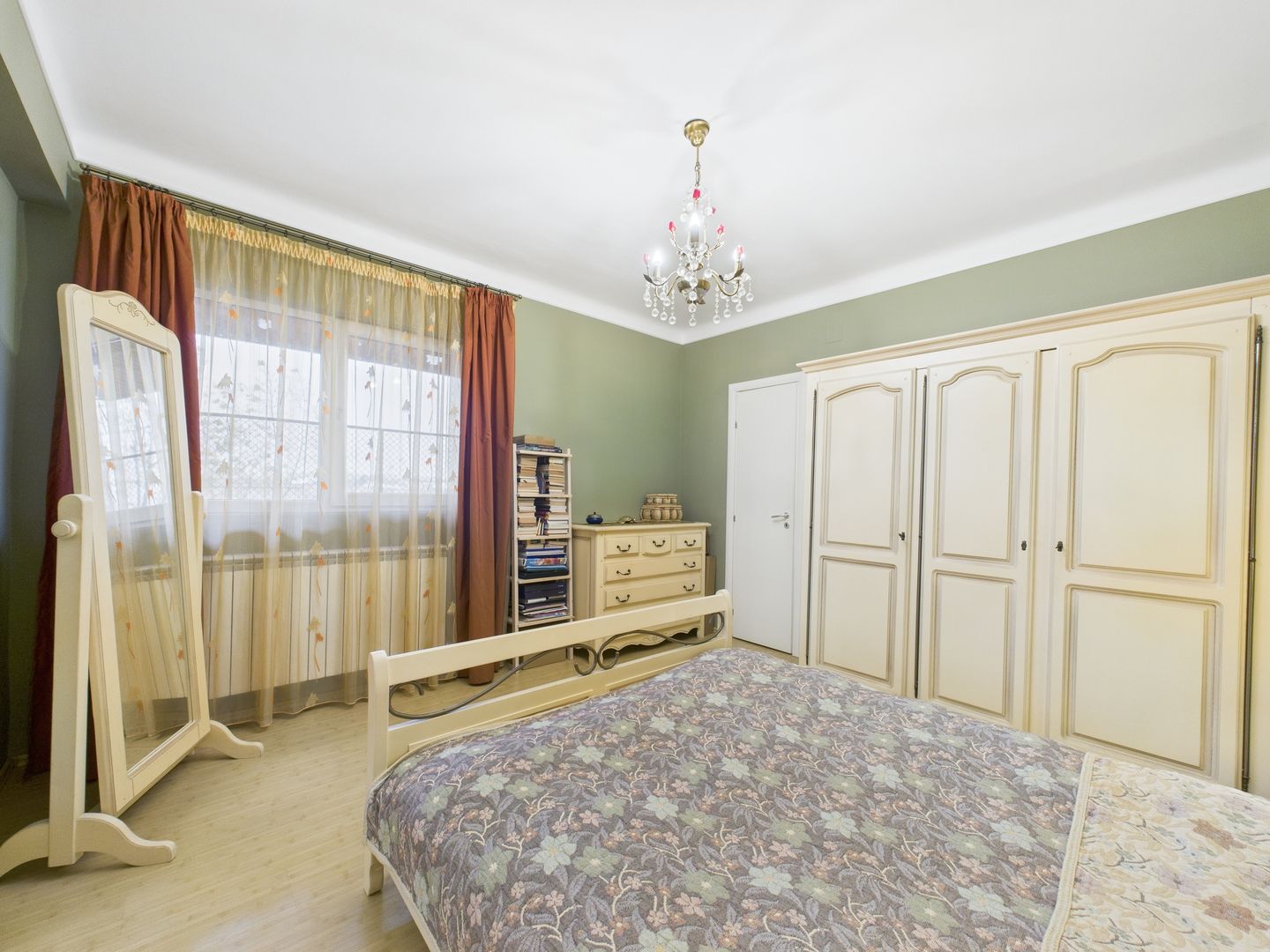 Apartament cu 2 camere de vânzare în zona Capitale - Poză 13