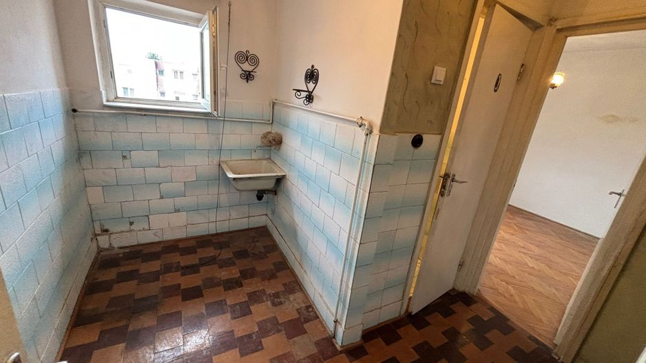 Apartament cu 3 camere (Reghin) - Poză 6