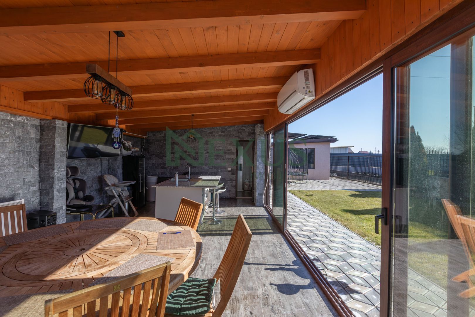 Casă/Vilă modernă de vânzare la intrare în Bogdan Vodă, județul Bacău. - Poză 20