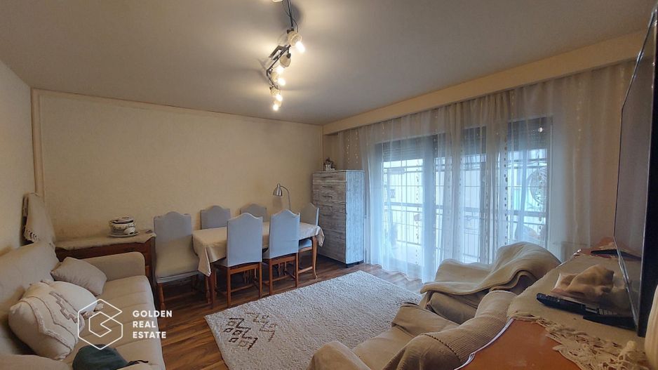 Apartament 3 camere, etaj 2, decomandat, zona Podgoria - Poză 1