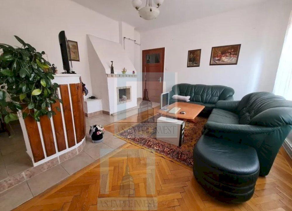 Ap 4 camere decomandat - zona Centrul Istoric - Poză 2