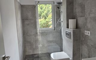 Apartament modern 3 camere 2 bai  terasa acoperita etaj 1 in Cristian - Poză 9