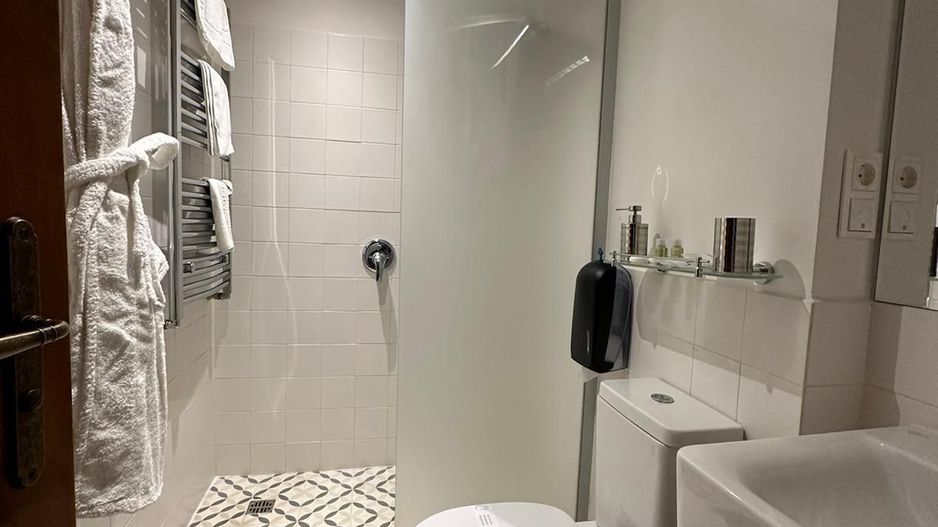 Casa saseasca CRISTIAN,amenajata LUX,pt turism,piscina,curte - Poză 17