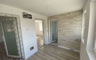 Casă renovată cu teren generos, la intrare în Ciurila. - Poză 3