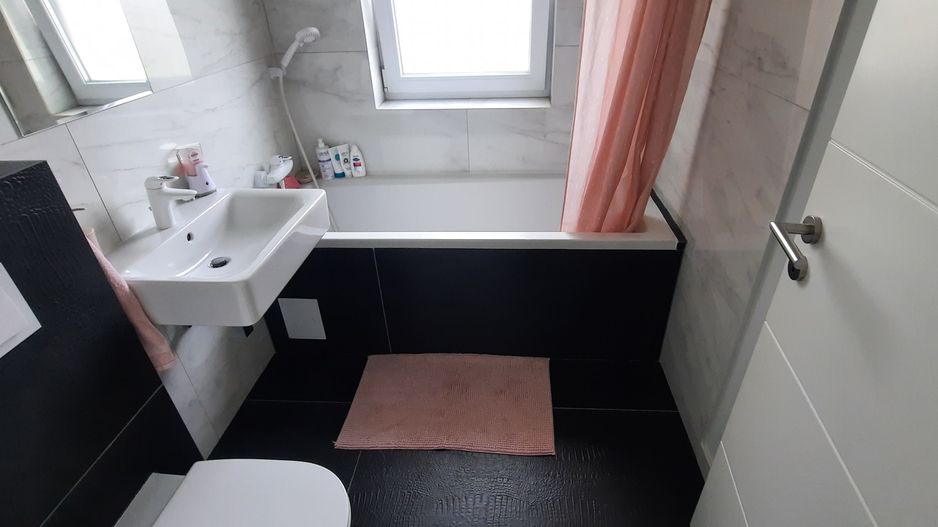 Apartament cu 2 camere si  2 locuri de parcare - Poză 5