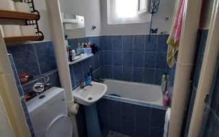 Apartament 3 camere transformat in 2 camere, zona scolii 7, etaj 2 - Poză 7