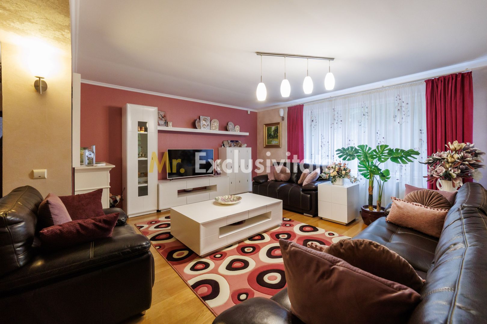 Eleganță și confort pe 500 mp de teren - Vilă în Ștefănești - Poză 21