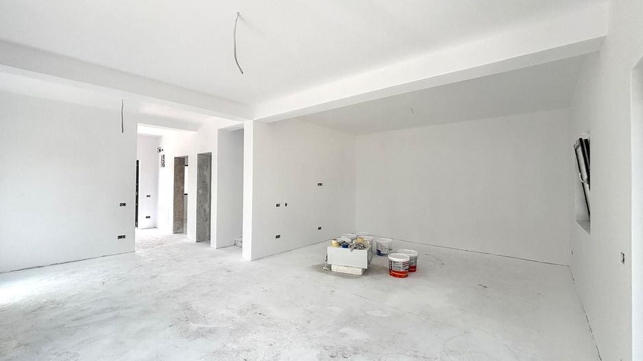 Casa individuala cu 4 camere - Zona Centrala - Utvin - Poză 2