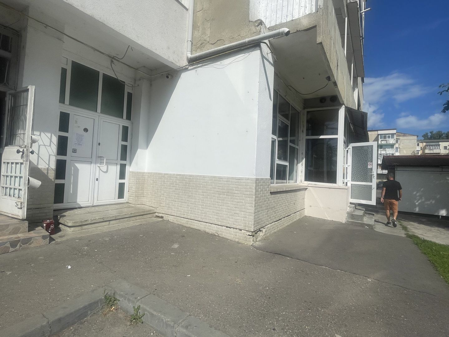 🚀 Spațiu Comercial Multifuncțional 158 mp la intrarea Aqua-Roman Parq - Poză 12