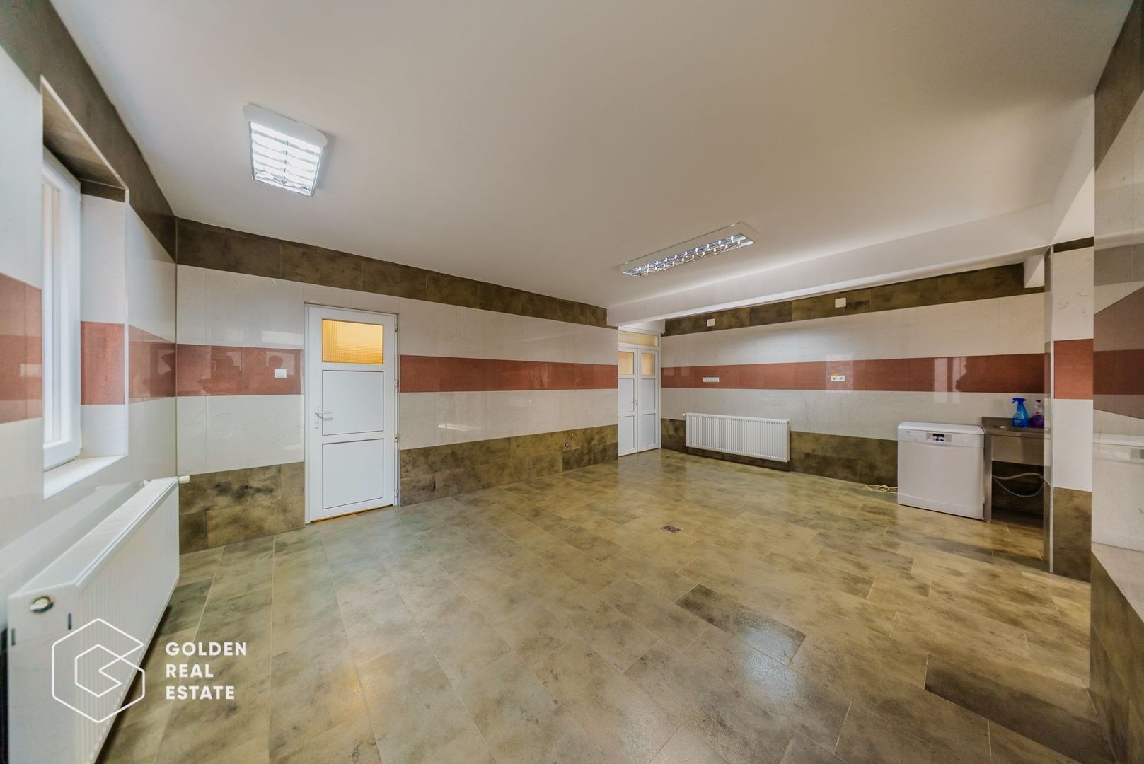 Proprietate pretabila pentru afacere, Cladova - Poză 17