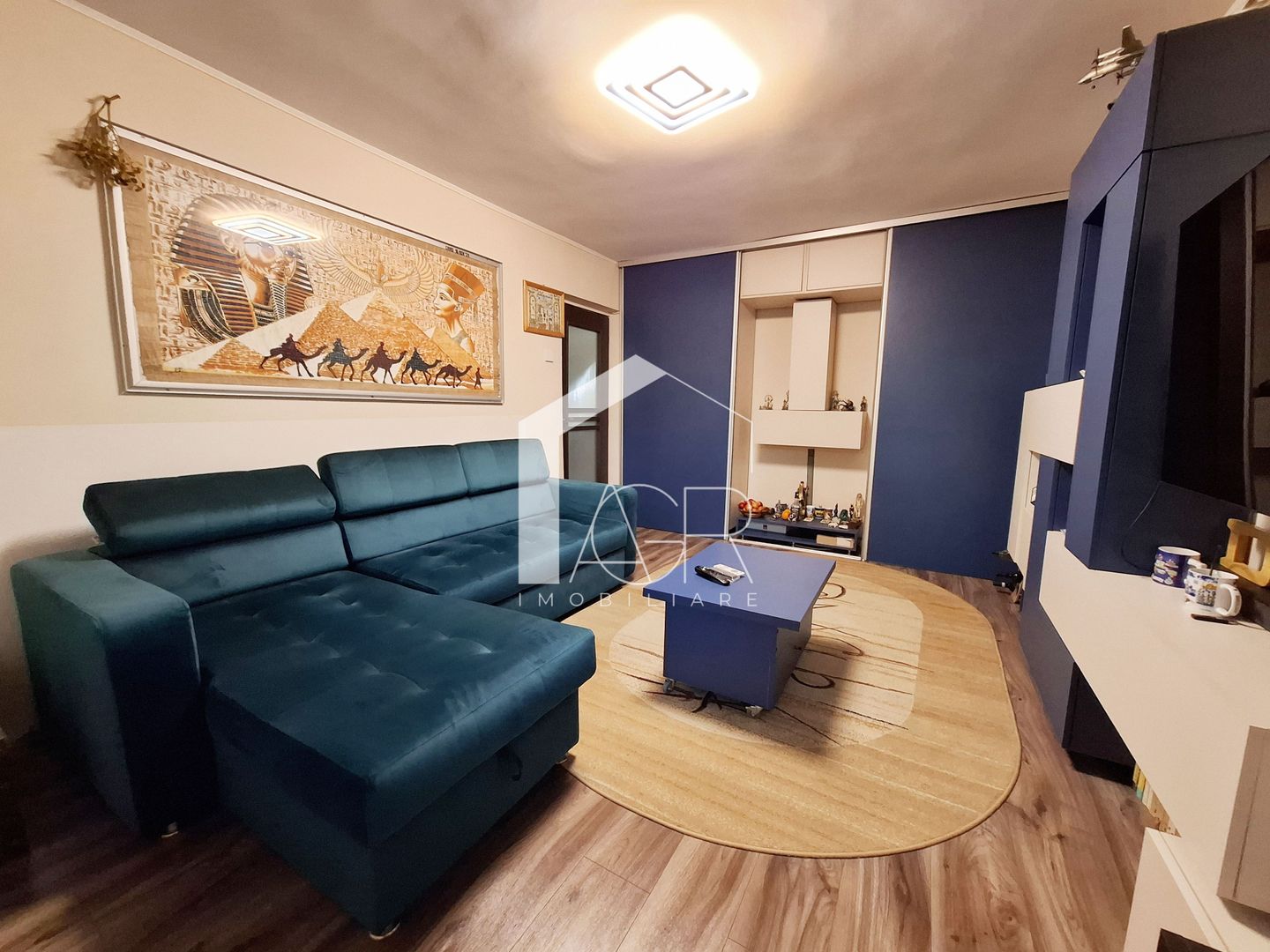 Apartament cu 3 camere, decomandat, zona Vest - Poză 1
