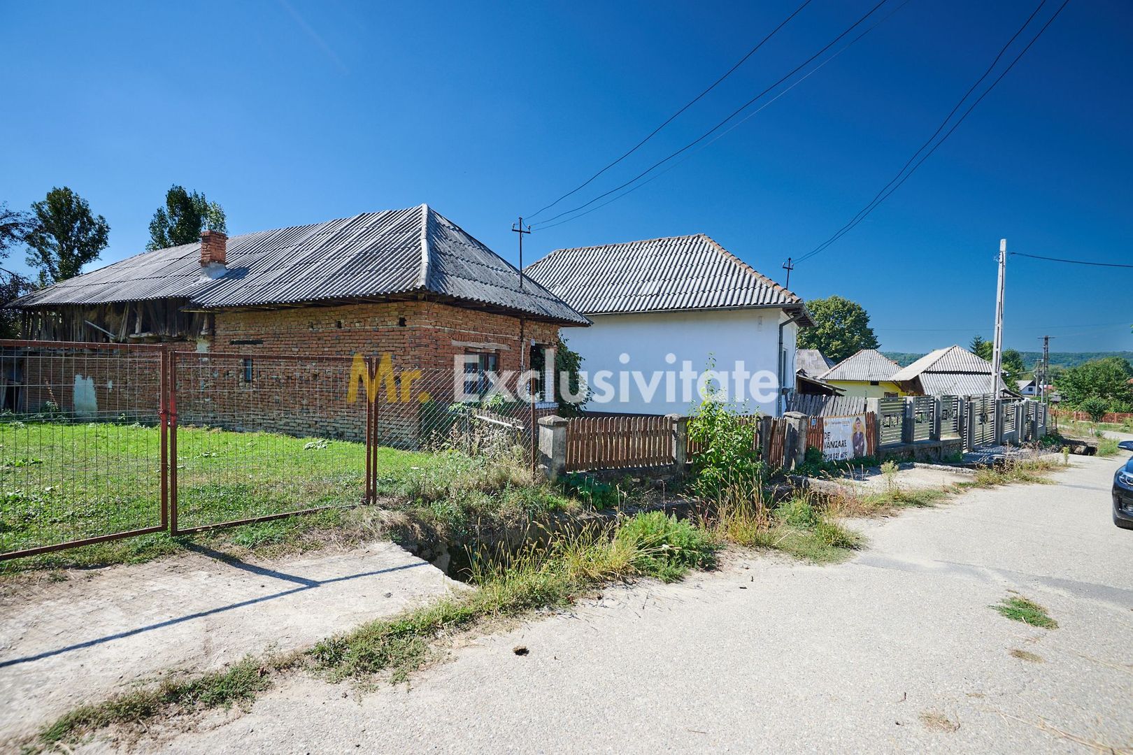 Casa cu teren de 1.200 mp si livada–Badesti, comuna Pietrosani, Arges - Poză 12