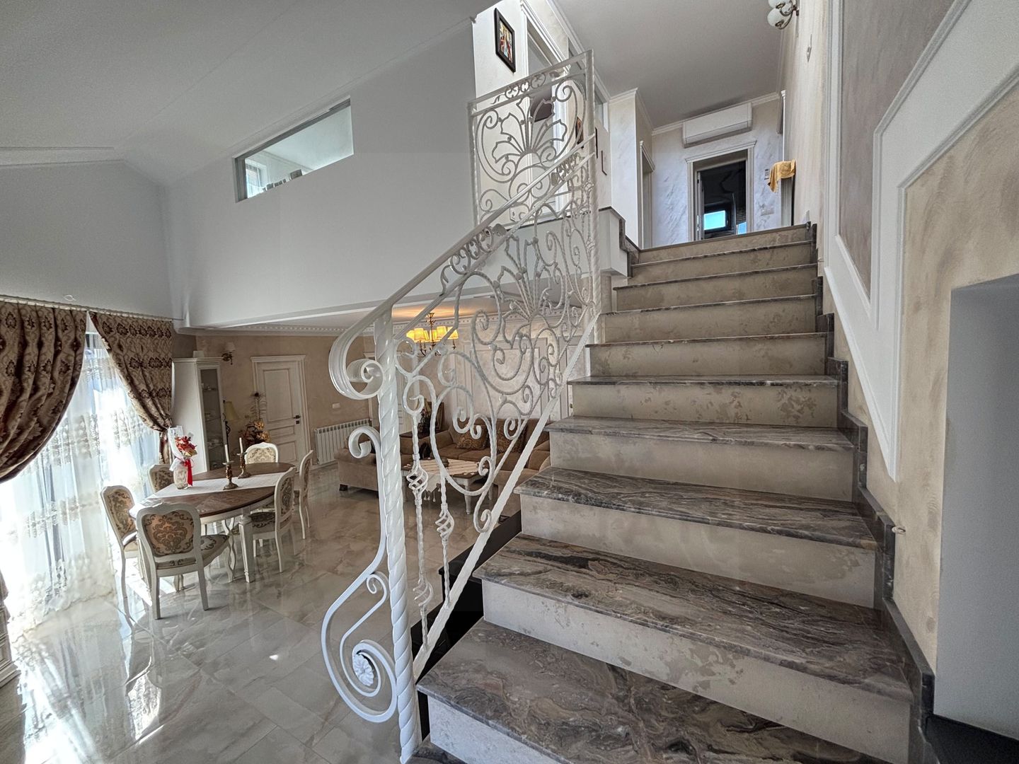 Casa individuala ultrafinisata 200 mp utili si teren 462 mp  Selimbar - Poză 15