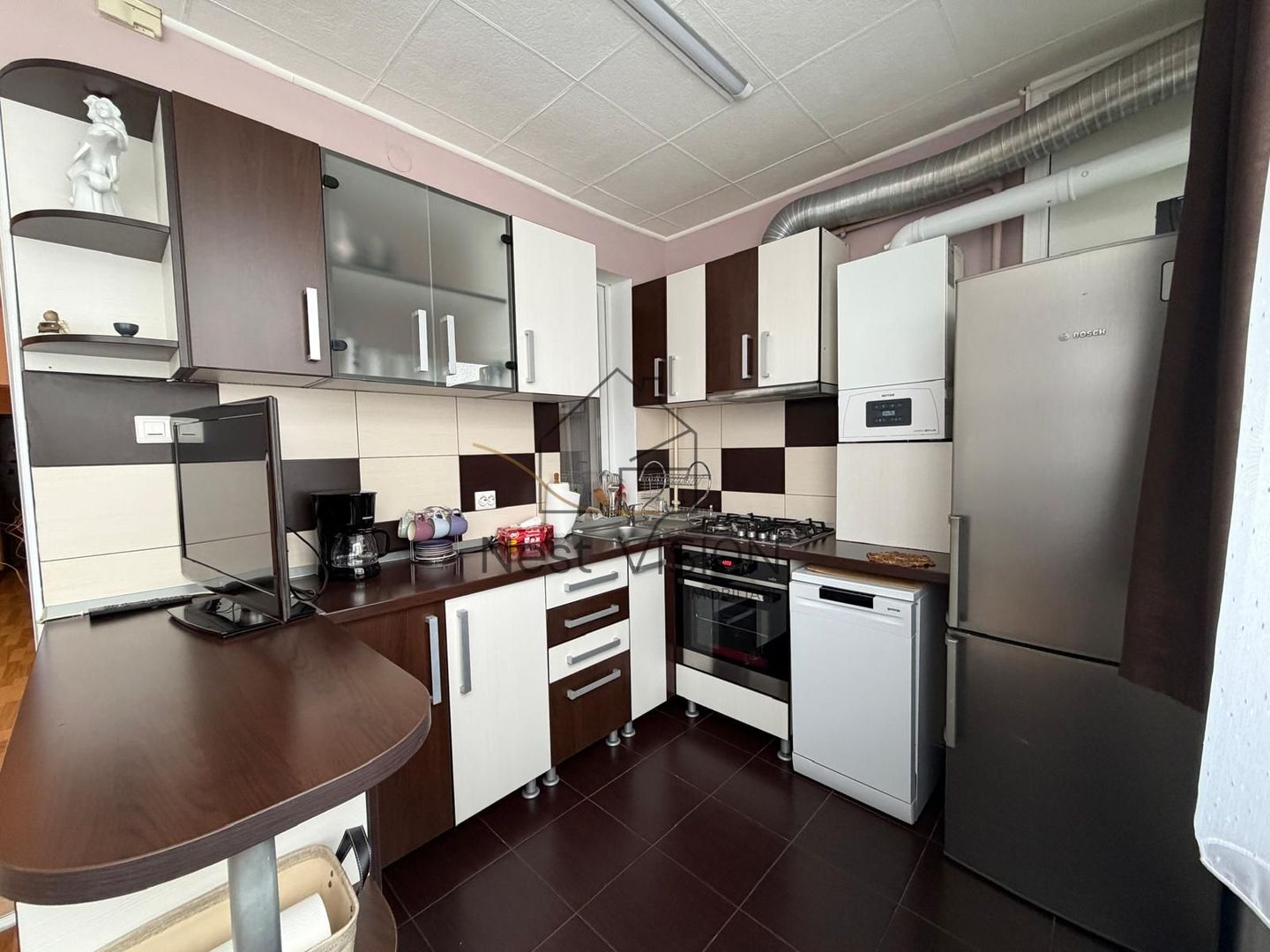 3 camere | 61 mp | Etaj 1 | Mobilat complet | Gata de mutat | Strand - Poză 4