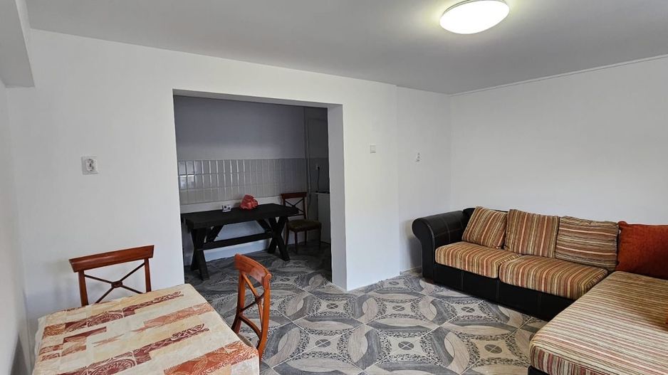 Casa centrala, recent reconsolidata – Strada Traian, Galati - Poză 4