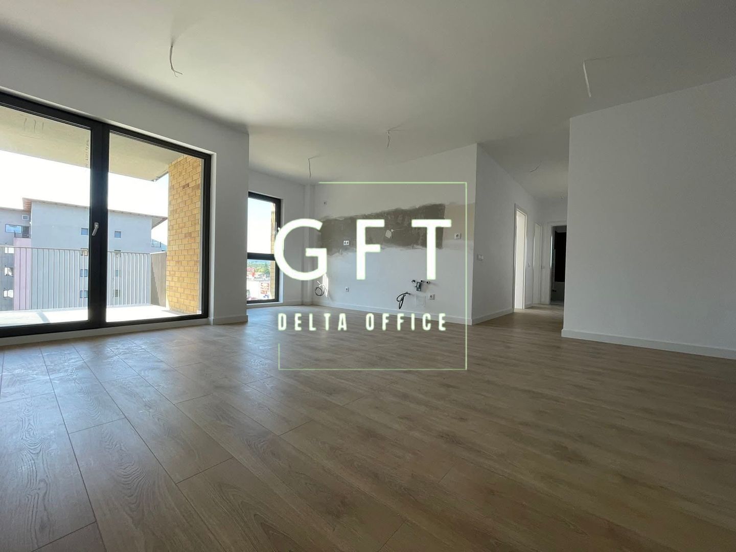 Apartament de vanzare - 3 camere + terasă 300 mp | Calea Moldovei - Poză 2