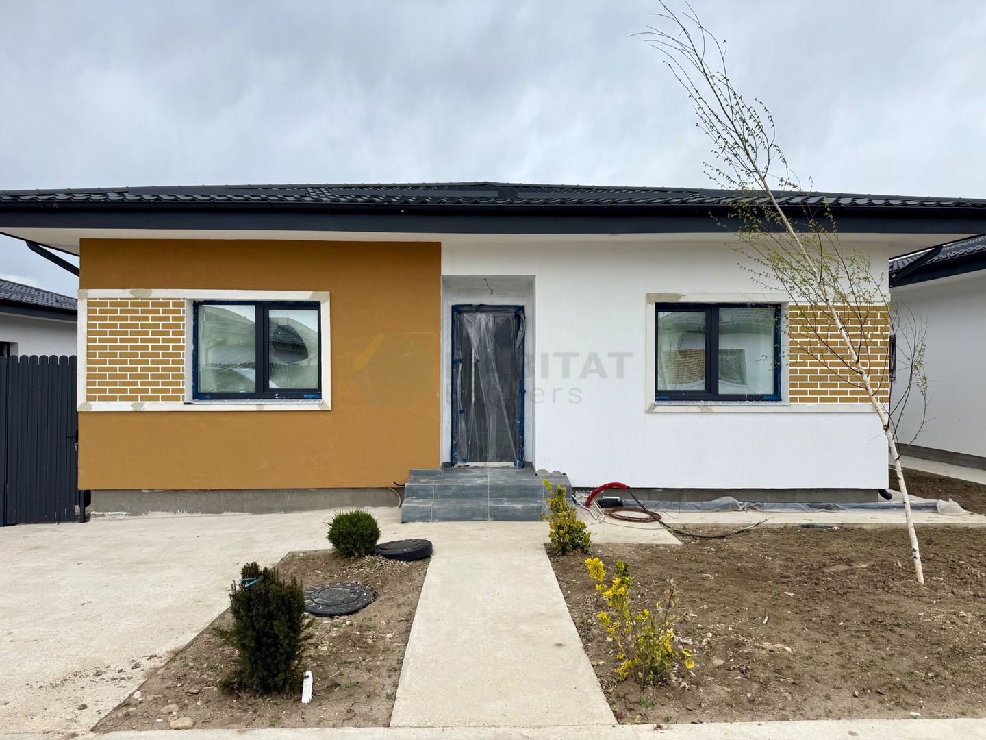 Casa 4 camere pe parter-Tunari | Teren 400 mp - Poză 3
