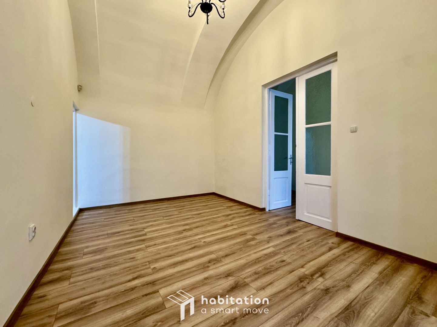 Birou renovat situat in Piata Unirii - Tribunal - Poză 7