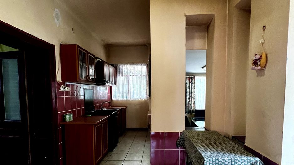 Casa in Tinca, centrala, 3 camere cu strada asfaltata - Poză 3