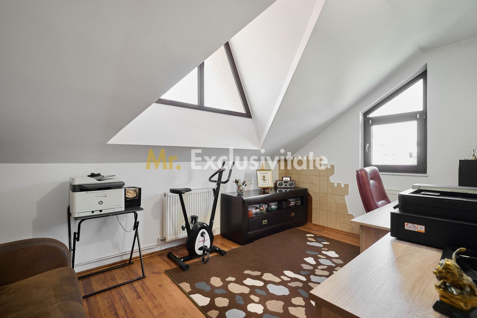 Casa + 305 mp terem curte proprie in zona rezidentiala Gavana - Poză 19