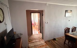 Apartament spațios cu 4 camere – Marghita, zona centrală - Poză 3