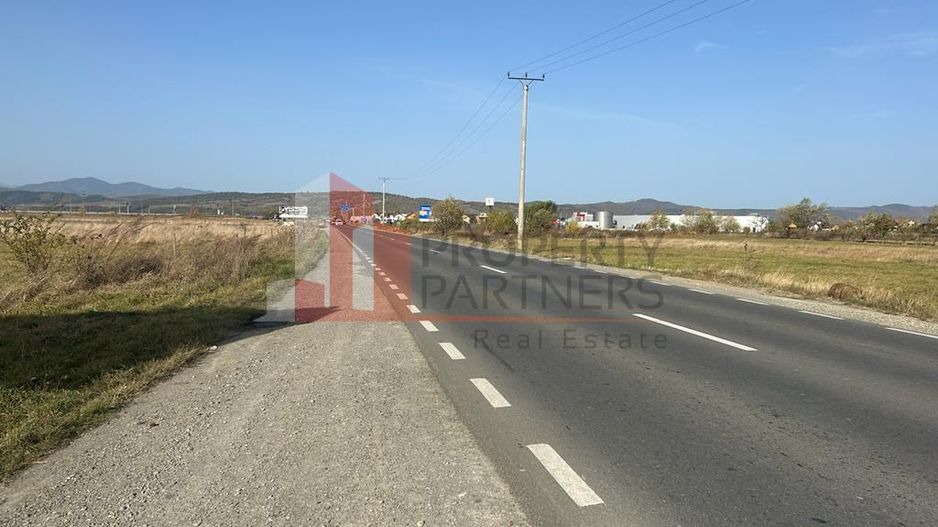 Teren cu deschidere la DN 73A Rasnov langa Kaufland 7300 mp - Poză 1