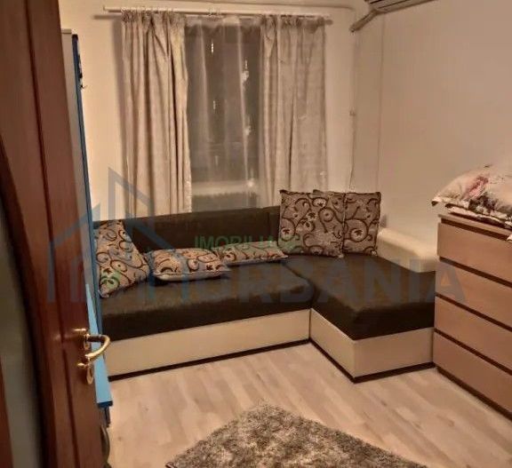 Închiriere apartament 2 camere decomandat, etaj 10/10, central, Iași - Poză 3