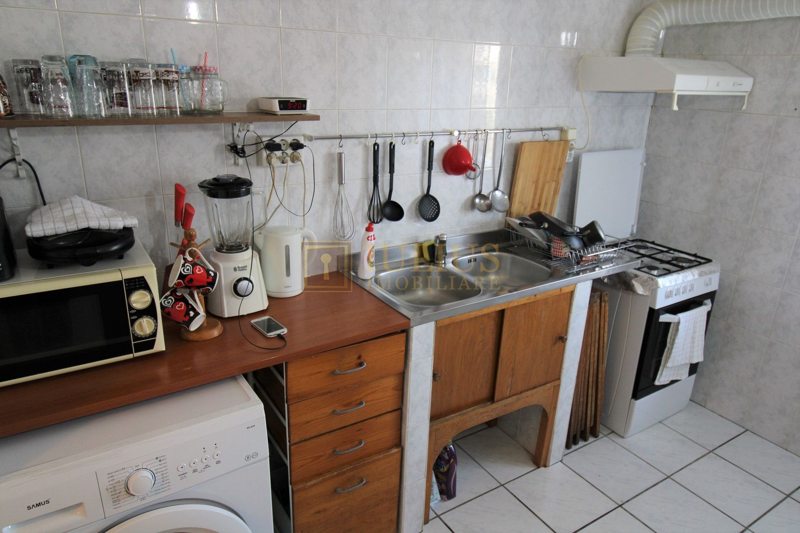 3 camere, clima, bloc anvelopat, Str. Cosminului - Girocului. - Poză 21