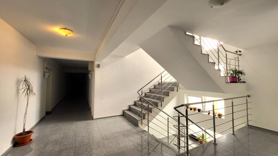 Exclusivitate - Apartament secțiune mare, cu  loc parcare - Poză 17