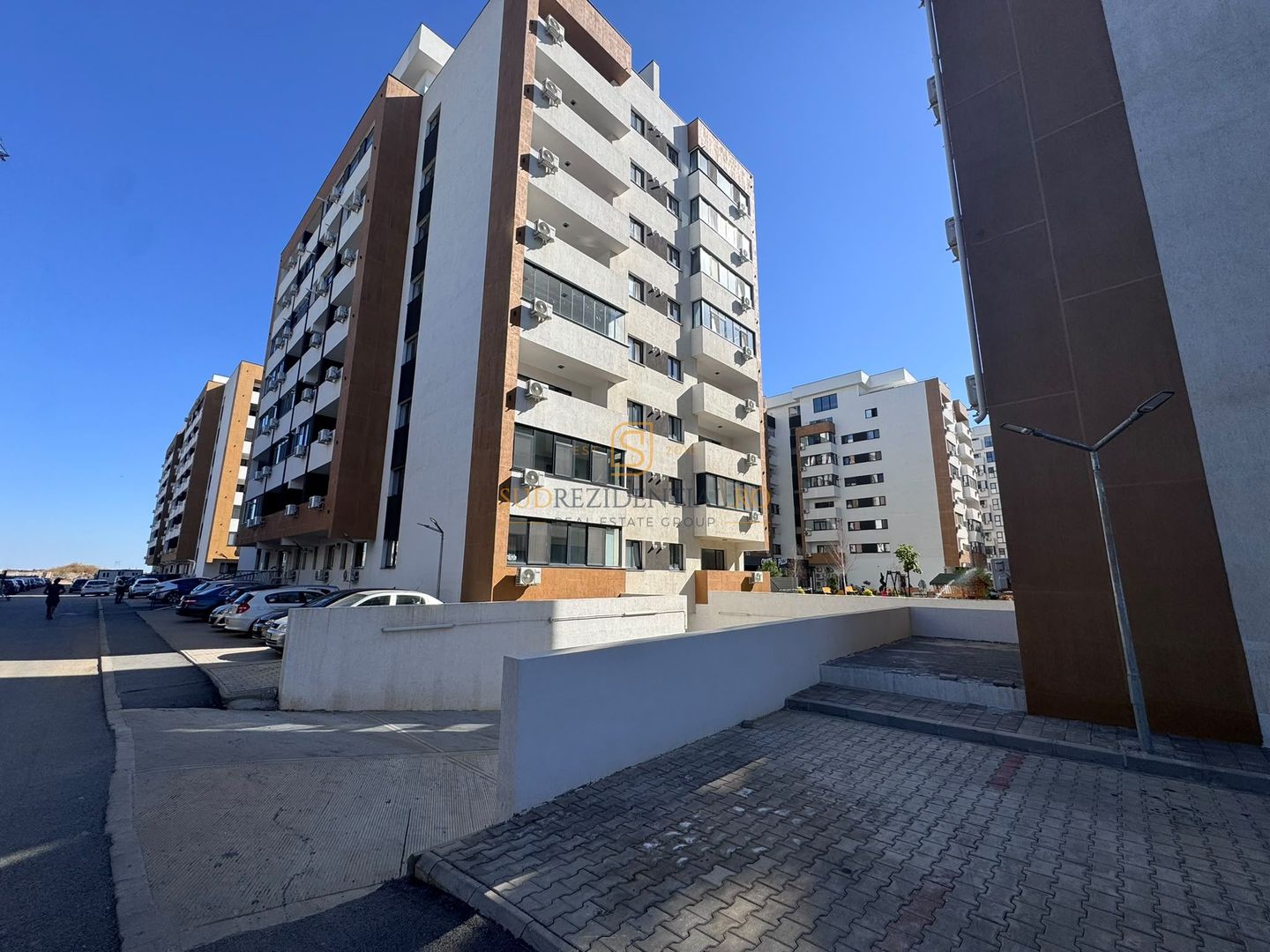 Apartament cu o camera, piscina exterioara, metrou Berceni - Poză 10