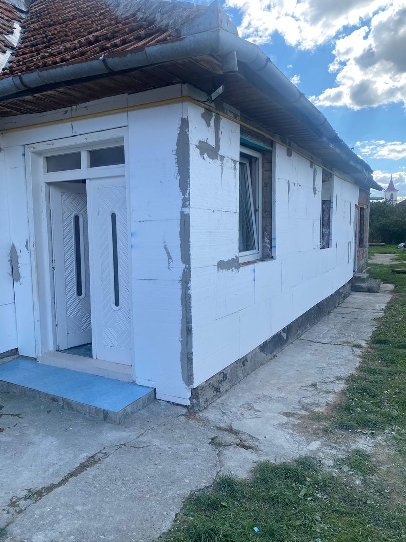 Casa de vanzare zona Chetani - Poză 1