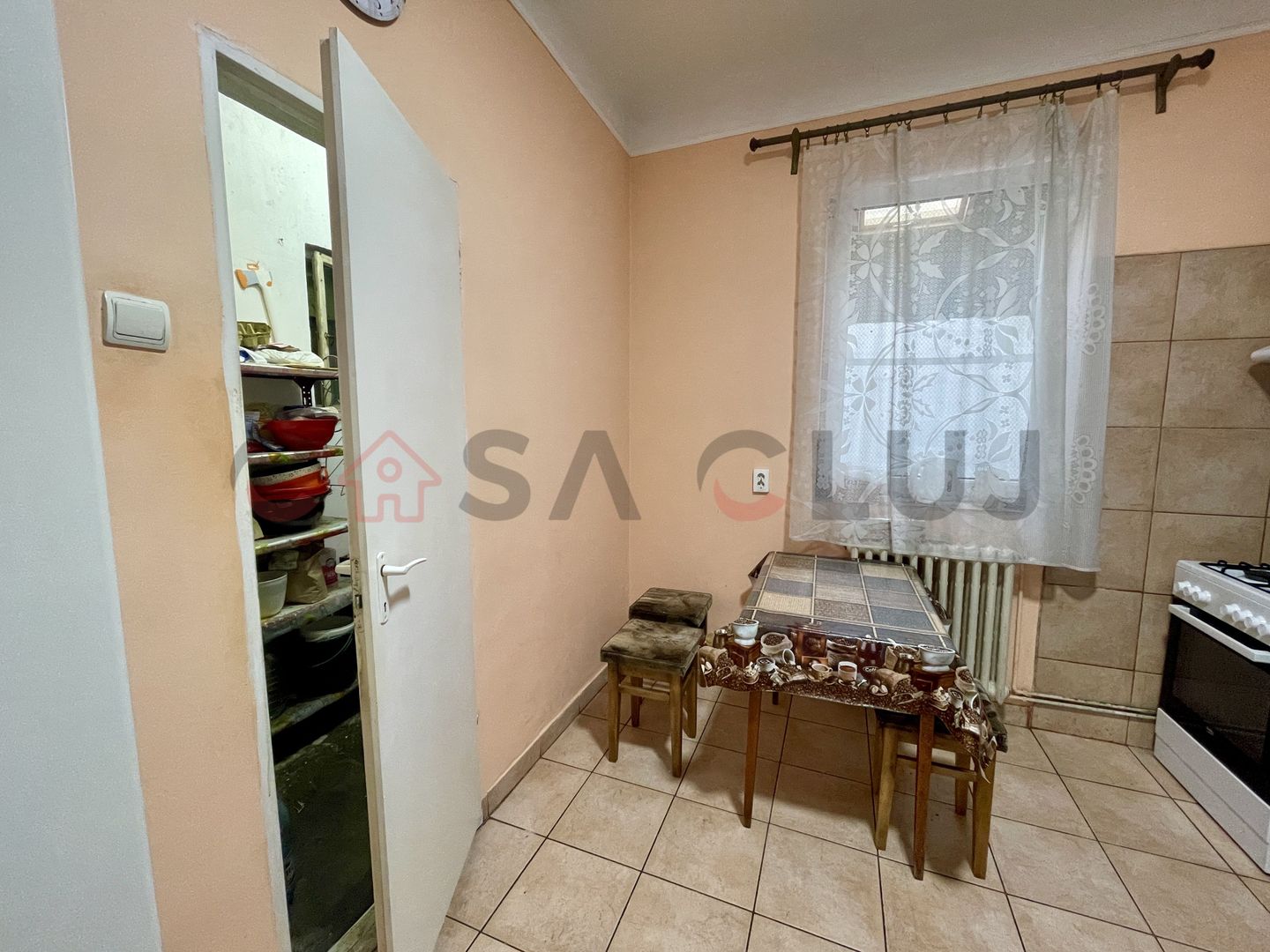 Imobil cu multiple posibilități de utilizare, cu doua locuri de parcare in curte - Poză 6